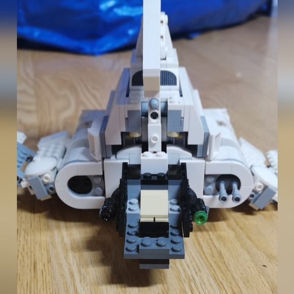 LEGO Star Wars: Imperial Shuttle 75302 Incomplete - Picture 5 of 6